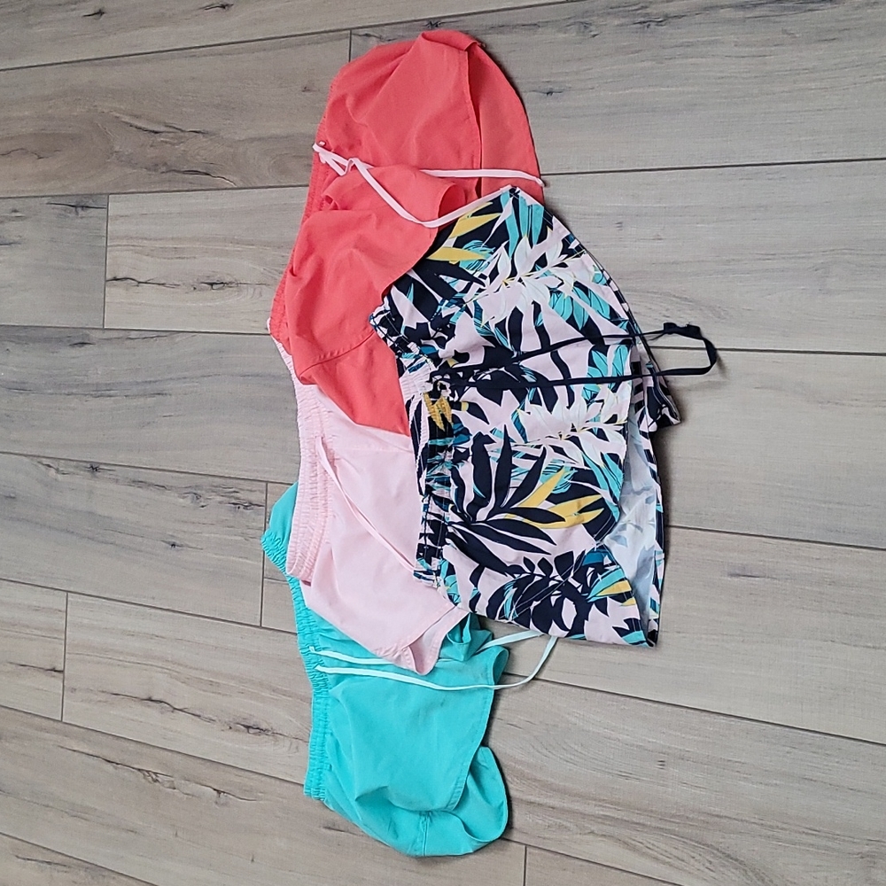 Set of 4 Old Navy run shorts Small